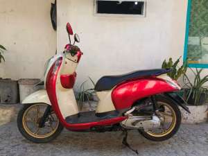 Jual bekas Scoopy FI 2014 pajak panjang siap pakai,lokasi di Cibinong