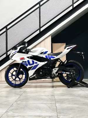 Jual bekas Super KerenSuzuki GSX 150R th 2020 - Radhe Mustika,lokasi di Purwodadi