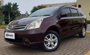 Jual bekas TDP 4,JT Nissan Grand livina 1.5 SV Bensin-MT Merah 2012,lokasi di 