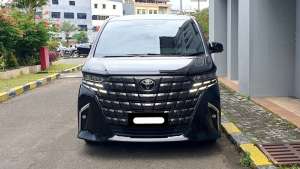 Jual bekas Toyota Alphard 2.5 G AT 2023 hitam km 24 ribuan model baru cash kredit proses bisa dibantu,lokasi di Jakarta DKI