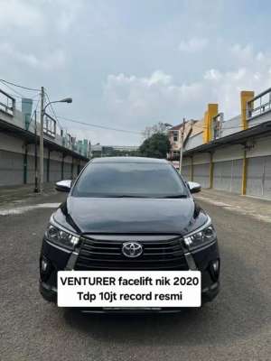 Jual bekas Toyota Innova Venturer 2020 matic tdp10jt 2019 at 2.0 - 2021 hitam,lokasi di 