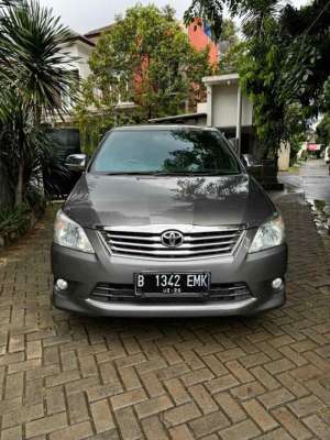 Jual bekas Toyota Kijang Innova2.0 G Matic 2012,lokasi di K                           