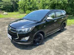 Jual bekas Toyota Kijang Innova 2.0 Venturer Bensin-AT 2019 Hitam WQD,lokasi di 