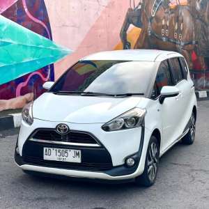 Jual bekas TOYOTA SIENTA V 2017,KREDIT DP 15 JUTA,lokasi di 