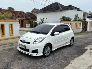 Jual bekas Toyota Yaris S TRD AT 2013,lokasi di 