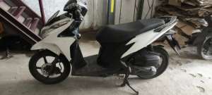 Jual bekas Vario kzr 125cc tahun 2013warna stnk putih biru,lokasi di Cakung