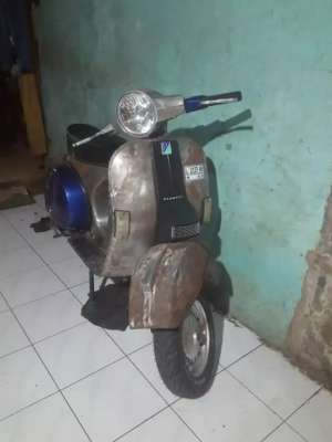 Jual bekas VESPA PS STRADA 150 Look new PX NPX,lokasi di Trenggalek