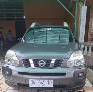 Jual bekas Xtrail xt cvt matic tipe teringgi,lokasi di 