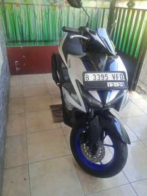 Jual bekas Yamaha Aerox 155 versi R shok tabung normal poris cipondoh,lokasi di Cipondoh