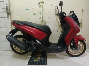 Jual bekas Yamaha Lexi S 2024 Merah Maroon,lokasi di Cibubur