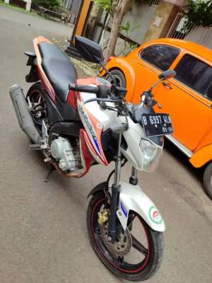 Jual bekas Yamaha New Vixion 2014,lokasi di Pamulang
