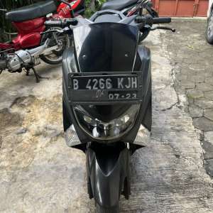 Jual bekas yamaha nmax old 2018 non abs second murah,lokasi di Depok