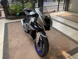 Jual bekas YAMAHA R15 M V4 2022,lokasi di Cipondoh