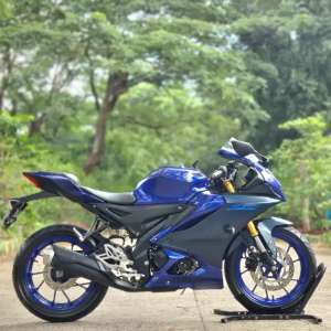 Jual bekas YAMAHA R15 V4 BIRU 2023 SUPER ISTIMEWA PAJAK HIDUP,lokasi di Gading Serpong