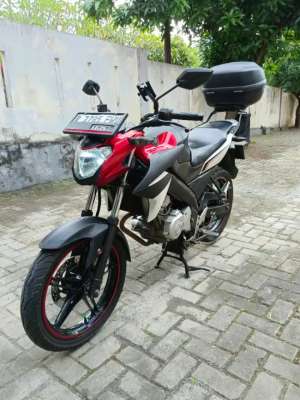 Jual bekas Yamaha Vixion KS 2023 NVL Lengkap Pajak On,lokasi di Cimanggis