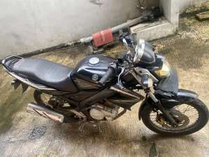 Jual bekas Yamaha Vixion Old Hitam 2010 Lengkap B Tangerang,lokasi di Neglasari