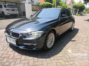 Jual bekas 2013 BMW 320i 2.0 Sport Sedan,lokasi di Jawa Timur