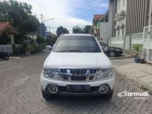 Jual bekas 2015 Isuzu Panther 2.5 Touring SUV putih,lokasi di Jawa Timur