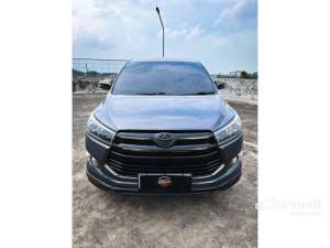 Jual bekas 2017 Toyota Kijang Innova 2.4 Venturer MPV AT,lokasi di Jawa Timur