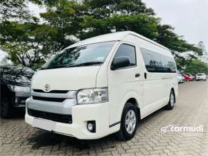 Jual bekas 2019 Toyota Hiace 2.5 Commuter Luxury VanKILOMETER LOW TANPA PUTERAN,lokasi di Jawa Barat