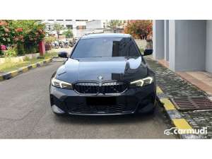 Jual bekas 2023 BMW 330i 2.0 M Sport Pro Sedan hitam km 24 ribuan pajak panjang,lokasi di DKI Jakarta