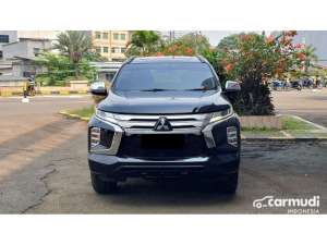 Jual bekas 2023 Mitsubishi Pajero Sport 2.4 Dakar Ultimate 4X4 SUV hitam km 33 ribuan,lokasi di DKI Jakarta