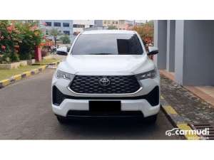 Jual bekas 2023 Toyota Kijang Innova Zenix 2.0 V Premium Color MPV putih km 30rb,lokasi di DKI Jakarta