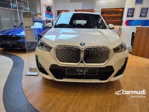 Jual bekas 2024 BMW iX1 0.0 eDrive20 M Sport SUV,lokasi di DKI Jakarta