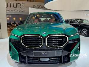 Jual bekas 2025 BMW XM 3.0 50e SUV,lokasi di DKI Jakarta