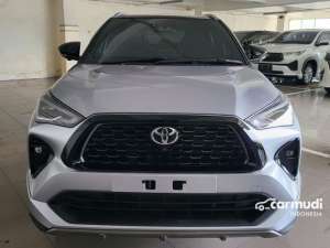 Jual bekas 2025 Toyota Yaris Cross 1,5 S HV 2 Tone with GR Parts Aero Pkg Prem clr SUV Silver Hitam Two Tone,lokasi di Banten