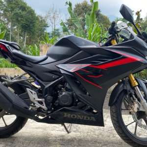 Jual bekas Honda Cbr 150 R 2021 Hitamdoff,lokasi di Kab. Sukabumi