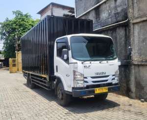 Jual bekas Isuzu Elf NMR 71 Manual 2023 reg 2024 MULUS banBARU MURAH CDD LONG NMR Isuzu elf Box besi 2023 bok,lokasi di K                           