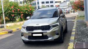 Jual bekas Kia Sonet Premiere iVT 2021 emas km 30 ribu sunroof,lokasi di DKI Jakarta