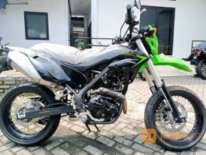 Jual bekas KLX 230 SM Supermoto,lokasi di Kota Bandung