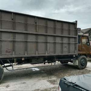 Jual bekas mitsubishi truck 190 ps , mobil truck fuso 6 roda tahun 1997 dengan kapasitas muatan 8 ton Motorcycle Car,lokasi di Kab. Lampung Timur