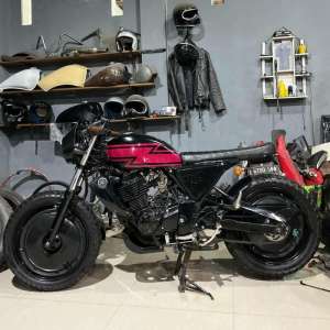 Jual bekas Motor Custoom Caferacer Byson 150cc Surat Lengkap,lokasi di Bekasi