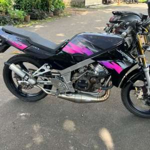 Jual bekas Ninja Rss lengkap pajak off,lokasi di Bogor