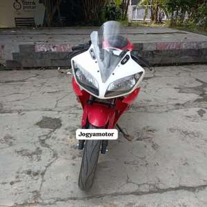 Jual bekas yamaha R15 v2 2016 motor bekas berkualitas jogyamotor,lokasi di Tangerang Selatan