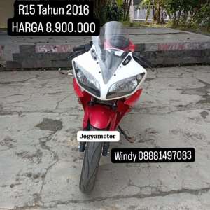 Jual bekas yamaha R15 V2 Tahun 2016 sport,lokasi di Tangerang Selatan