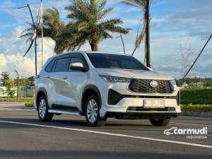 Jual bekas 2023 Toyota Kijang Innova Zenix 2.0 V HV Modellista Premium Color MPV,lokasi di Banten