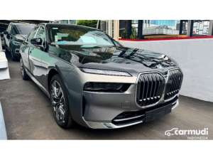 Jual bekas 2024 BMW i7 0.0 xDrive60 Gran Lusso 2 Tone Exterior Sedan,lokasi di DKI Jakarta