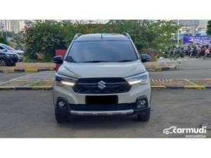 Jual bekas 2024 Suzuki XL7 1.5 Alpha Hybrid SUV ivory km 19 ribuan,lokasi di DKI Jakarta