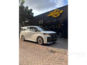 Jual bekas 2024 Toyota Vellfire 2.5 HEV Premium Color MPV,lokasi di Banten