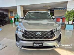 Jual bekas 2025 Toyota Kijang Innova Zenix 2,0 V HV Modellista Non Premium Color MPV,lokasi di Jawa Barat