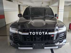 Jual bekas 2025 Toyota Land Cruiser 3,3 300 GR-S 4X4 SUV,lokasi di Bangka Belitung