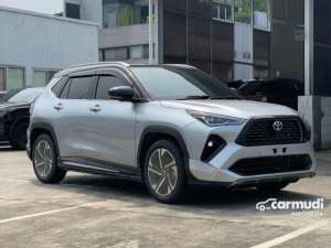 Jual bekas 2025 Toyota Yaris Cross 1,5 S HV SUV Hybrid GR Sport TSS Two Tone Hitam Silver Harga Termurah,lokasi di Jawa Barat