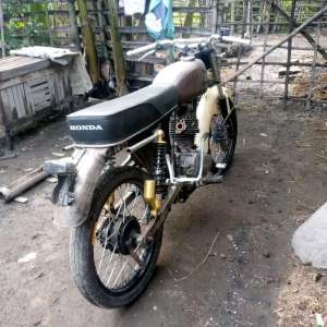 Jual bekas honda cb 200cc Motorcycle,lokasi di Kab. Nganjuk