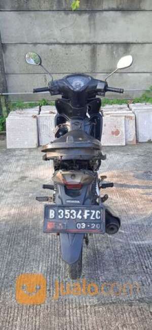 Jual bekas HONDA REVO tahun 2015,lokasi di Kota Jakarta Timur