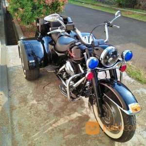 Jual bekas Motor Harley Davidson Roadking Trike,lokasi di Kota Bogor