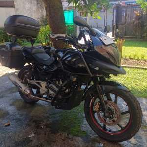 Jual bekas Motor Pulsar 220 cc full variasi,lokasi di Kab. Garut
